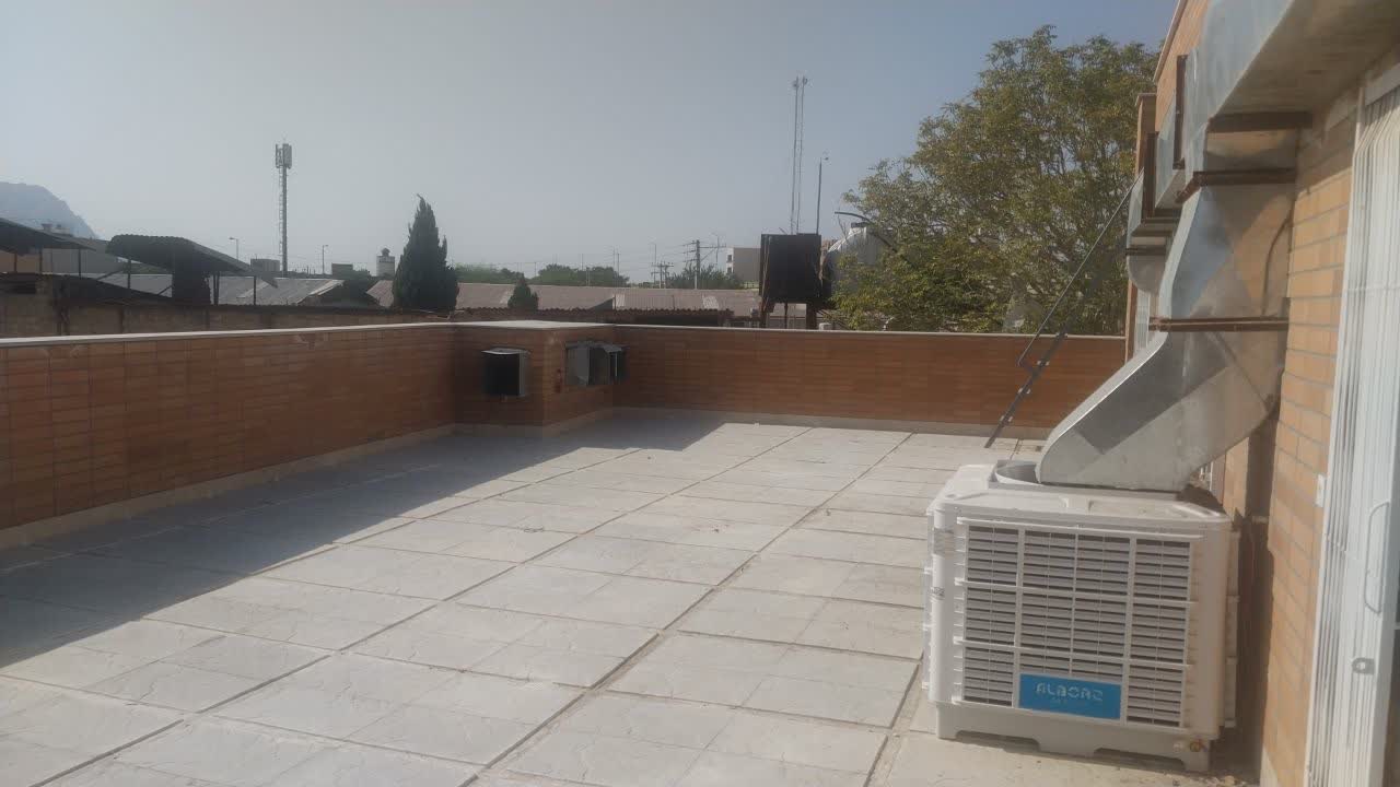 حیاط خلوت پشت اداری